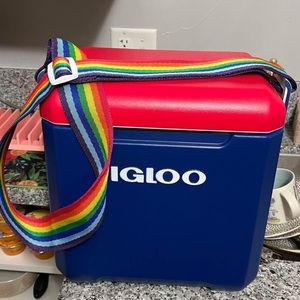 NWOT limited edition PRIDE igloo tag along cooler